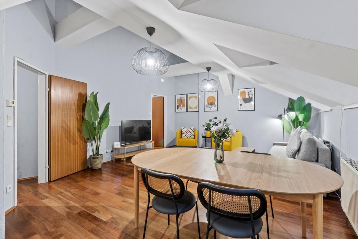 Spacious Next To Shopping Mall * Vienna