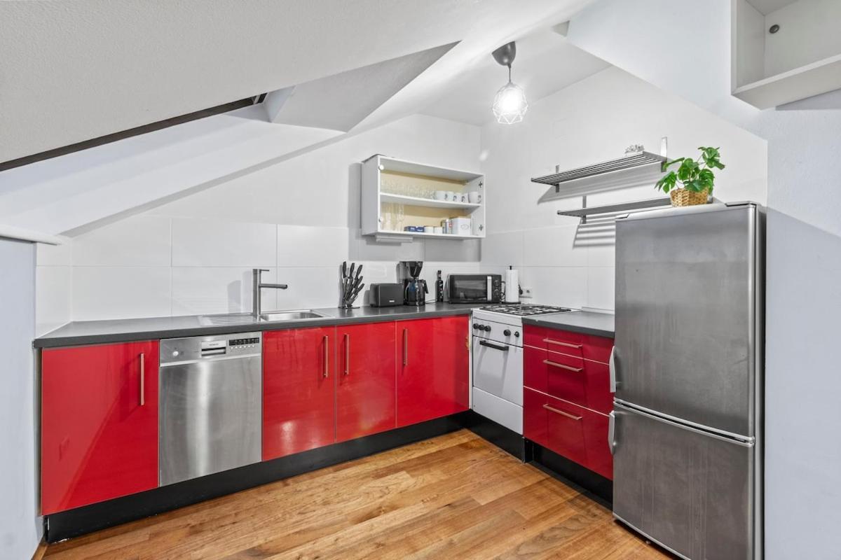Appartement Spacious Next To Shopping Mall *