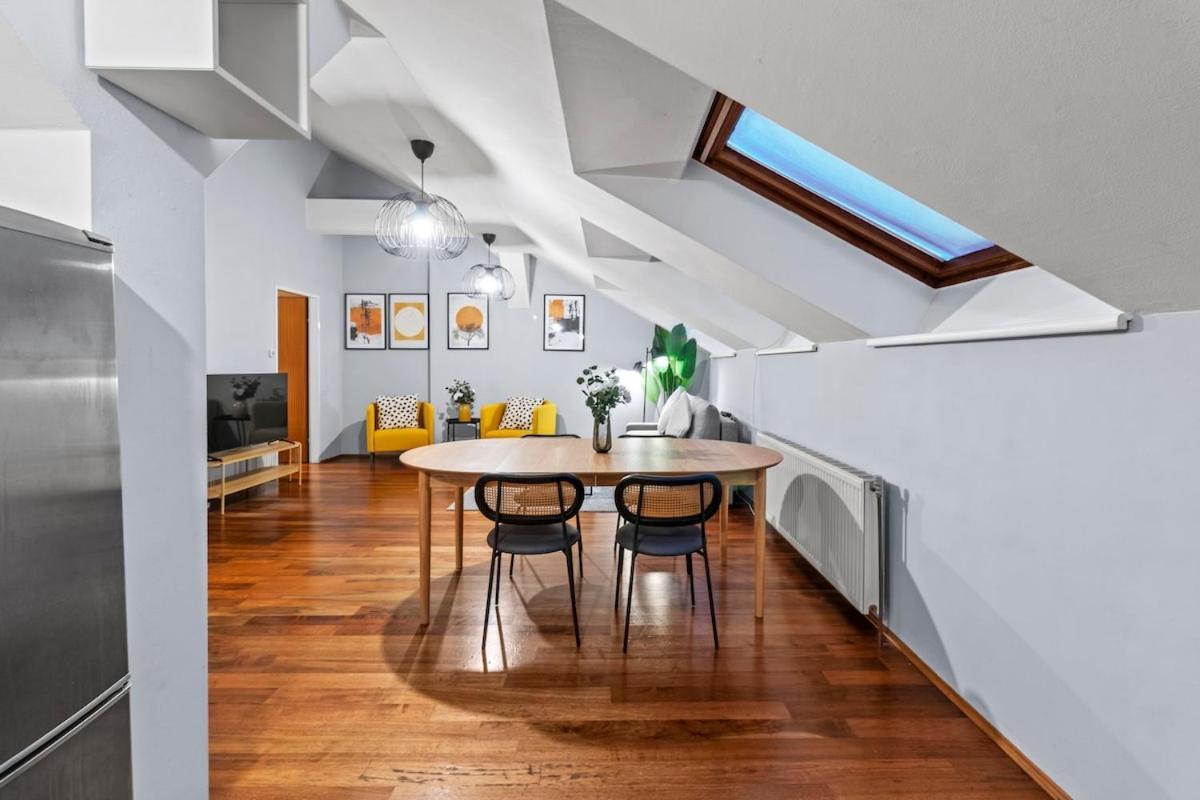 Spacious Next To Shopping Mall Appartement Vienne