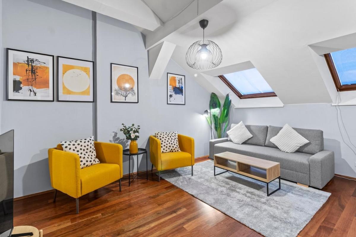 Spacious Next To Shopping Mall * Vienne
